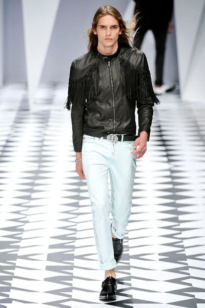 Look 31
